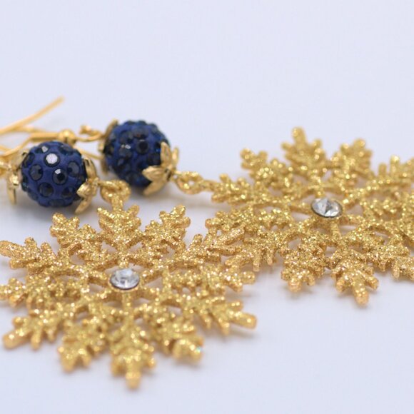 Handmade Snowflake Earrings - Picture 6 of 7